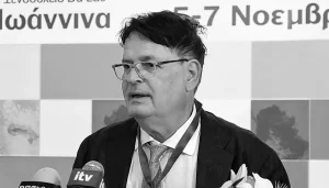 Ευάγγελος Παρασκευαΐδης: Το συγκινητικό αντίο της Μαιευτικής–Γυναικολογικής Κλινικής