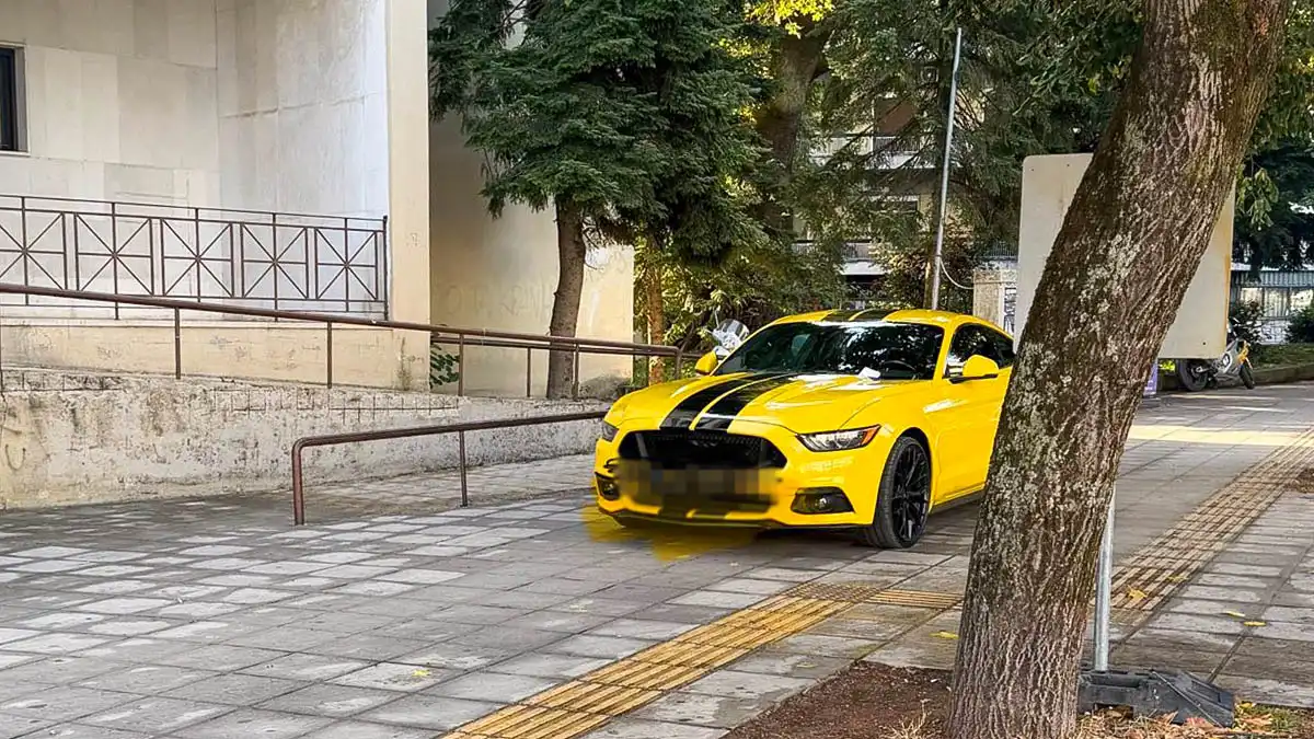 Παρκάρισμα στον πεζόδρομο του Δικαστικού Μεγάρου Ιωαννίνων…