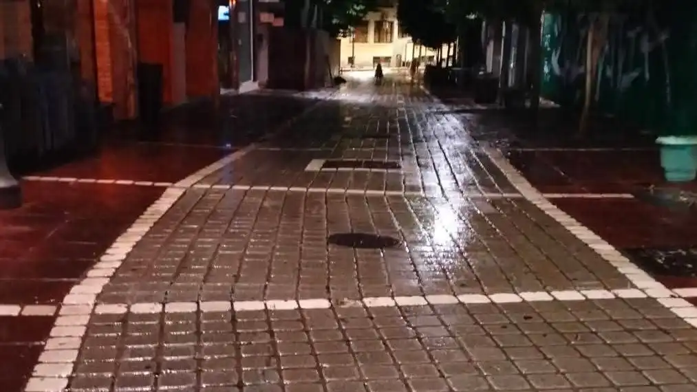 Πλύσιμο δρόμων και πεζοδρόμων σε κεντρικά σημεία των Ιωαννίνων