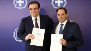 Προϋπολογισμός 2027: Κατατέθηκε στη Βουλή – Ανάπτυξη 2,3%, επενδύσεις +7,9% και ανεργία στο 7,9%