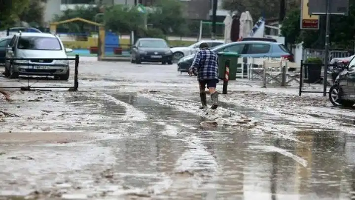 Σκιάθος: Μήνυμα από το 112 για έντονα καιρικά φαινόμενα – Περιορισμός μετακινήσεων