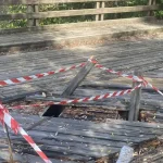Ιωάννινα: Επικίνδυνη φθορά και… πατέντα για προστασία στο ξύλινο γεφυράκι του ποδηλατόδρομου