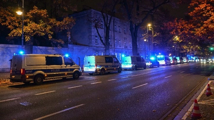 Πολιτική κρίση στην Πολωνία: Αστυνομικές δυνάμεις γύρω από το Συνταγματικό Δικαστήριο της Βαρσοβίας