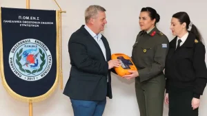 ΠΟΜΕΝΣ: Ένα «Δίκτυο Ζωής» με απινιδωτές στις στρατιωτικές μονάδες (βίντεο)