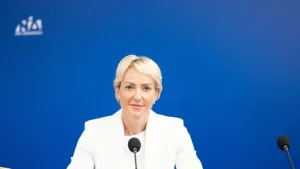 Αλ. Σδούκου: Ο νόμος ισχύει για όλους και αυτό κάνει πράξη η κυβέρνηση