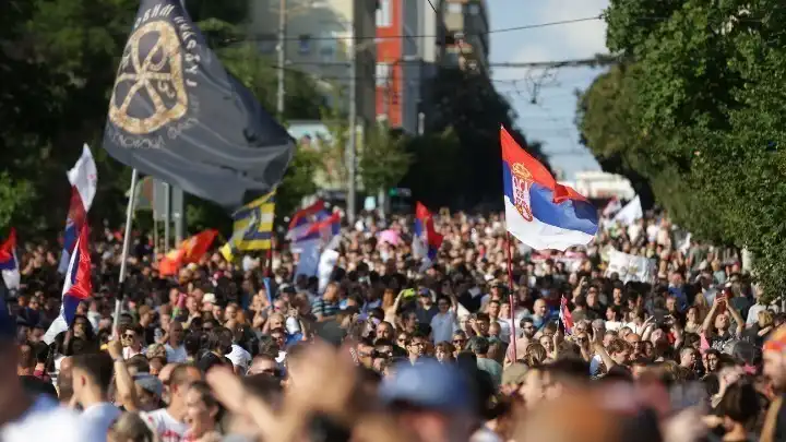 Σερβία: Ποιοι απαρτίζουν τη Φοιτητική Λίστα που φέρνει την μεγάλη πολιτική αλλαγή