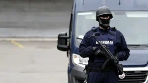 Σερβία: Επίθεση με μαχαίρια σε αστυνομικό έξω από την πρεσβεία του Ισραήλ – Νεκρός ο δράστης