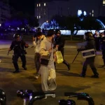Ισπανία: 128 συλλήψεις μετά από επεισόδια και λεηλασίες στη Βαρκελώνη – 73 ανήλικοι ανάμεσα στους συλληφθέντες