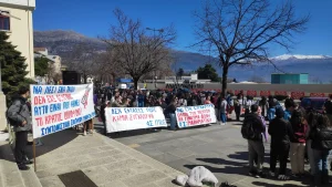 Φοιτητές και μαθητές στις πλατείες – Συγκέντρωση απόψε στις 7 στα Ιωάννινα και αύριο πανεκπαιδευτικό συλλαλητήριο