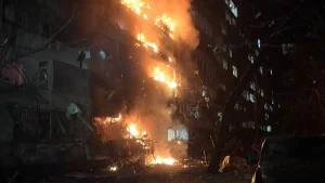 Τουλάχιστον δύο νεκροί εξαιτίας ρωσικής πυραυλικής επίθεσης στο Κίεβο